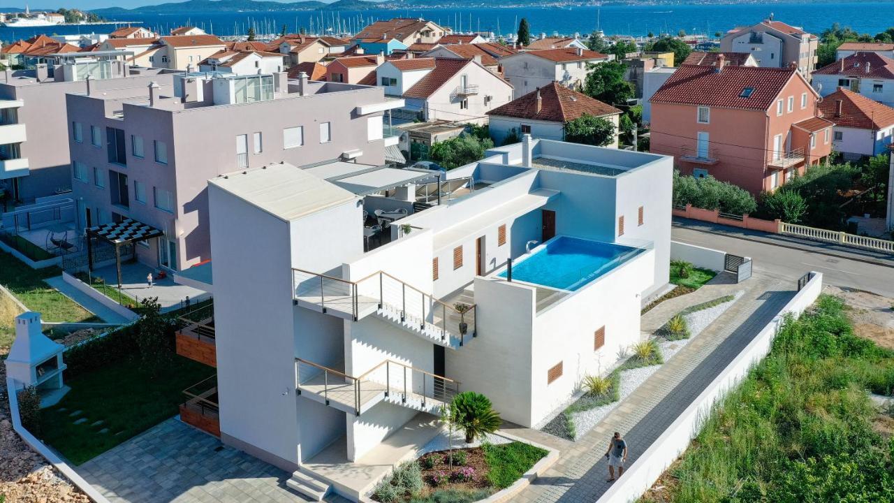 Lena Luxury Ii