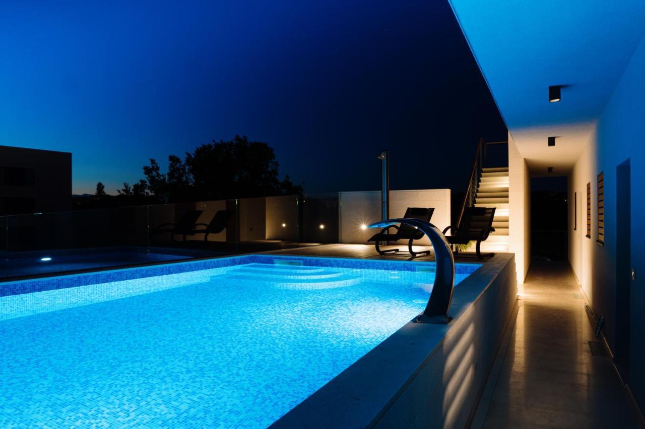 Lena Luxury Ii Apartament *